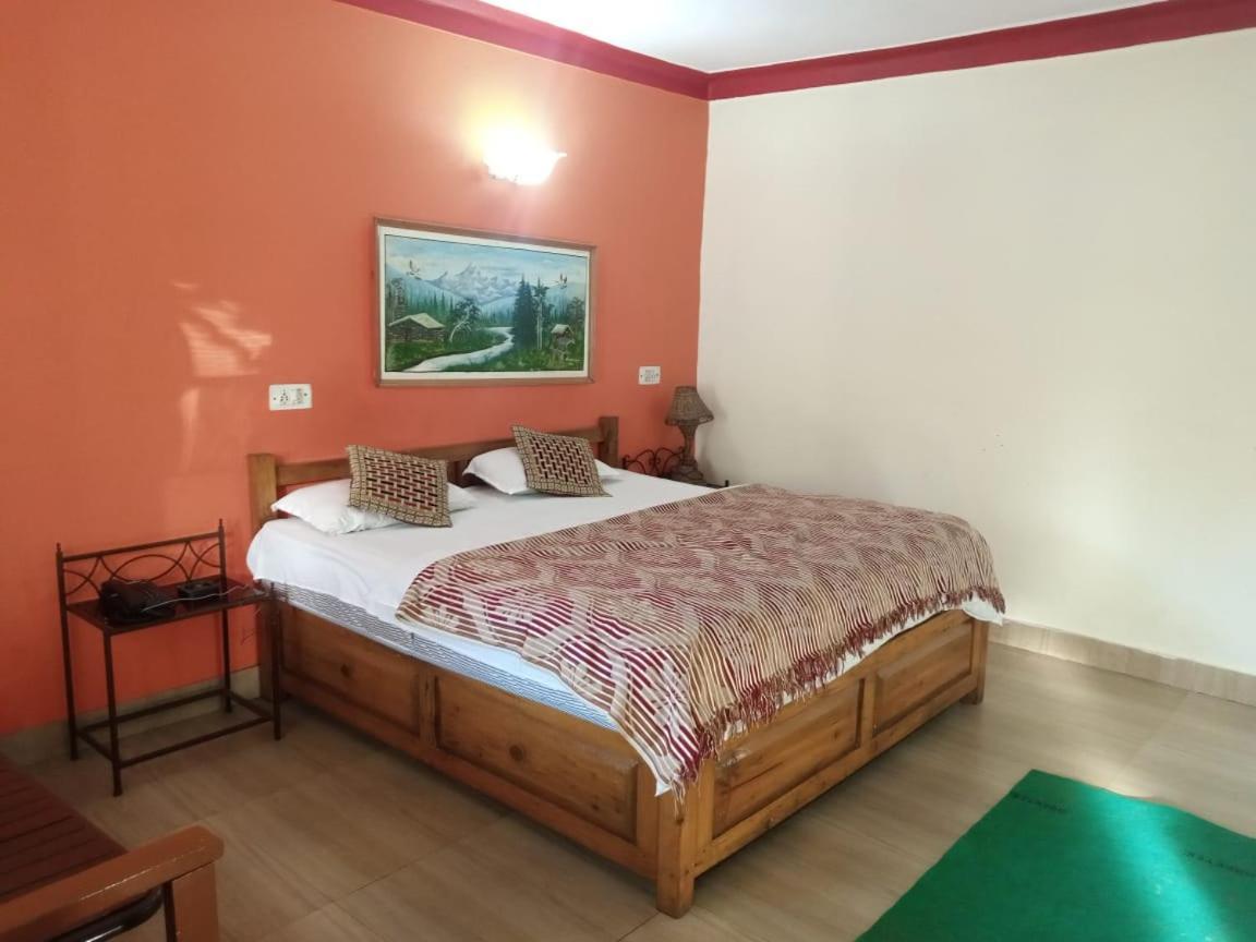 The Royal Mountain Hotel Ranikhet Bagian luar foto