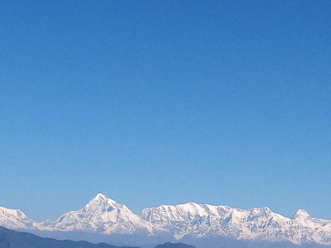 The Royal Mountain Hotel Ranikhet Bagian luar foto